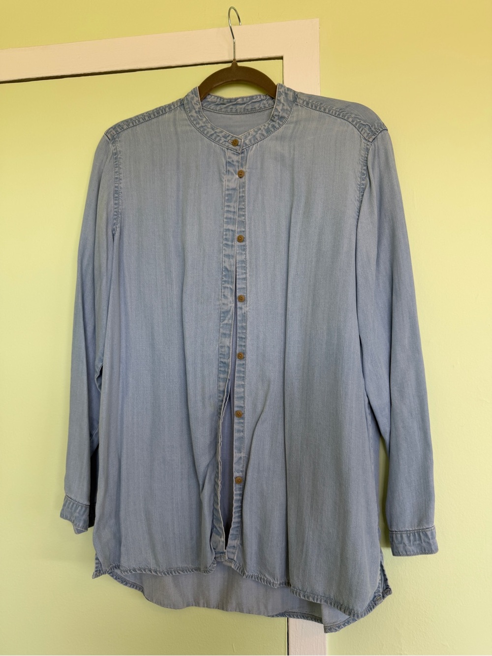 Gap Light Blue Women's Chambray Shirt sz L